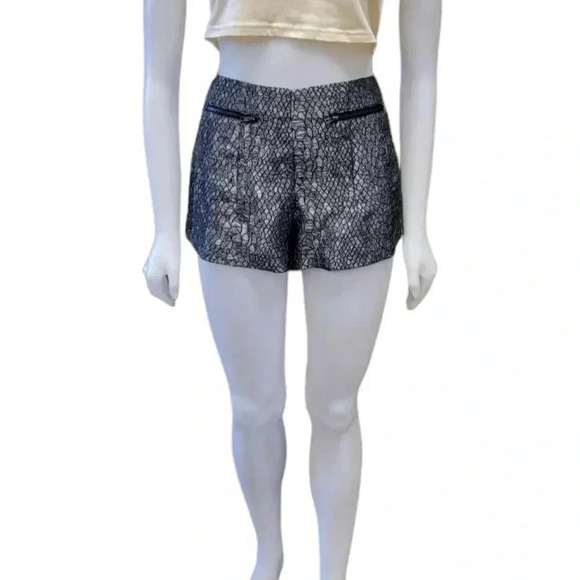 Sans Souci Grey Metallic Reptile Print High Waist Shorts Size  Large - Picture 1 of 9